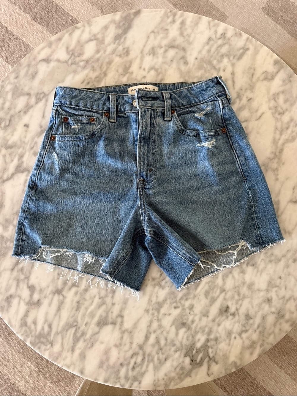 Abercrombie & Fitch - High Rise Dad Short - 25 Curve Love